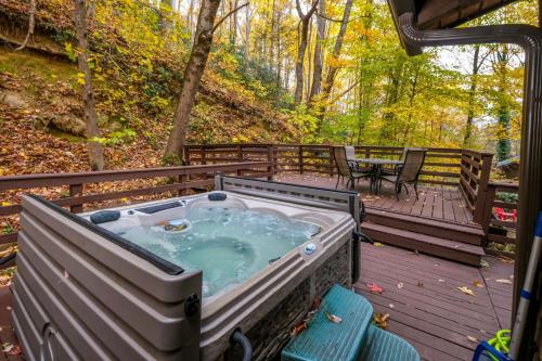 Cabin On the Creek - main image