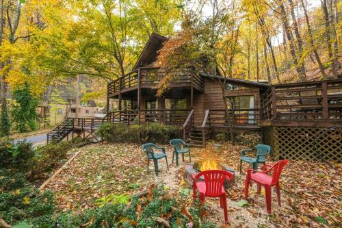 Cabin On the Creek in Gatlinburg, USA