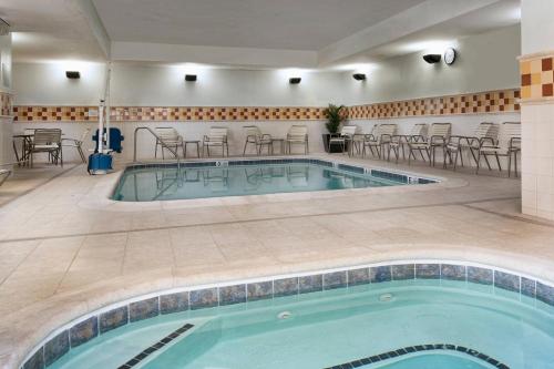 Swimming pool, Courtyard by Marriott Memphis Collierville in Collierville (TN)