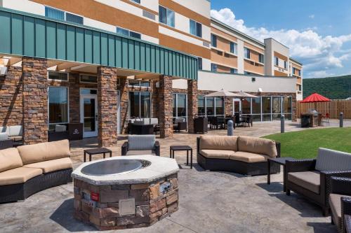Courtyard by Marriott Elmira Horseheads - image 8