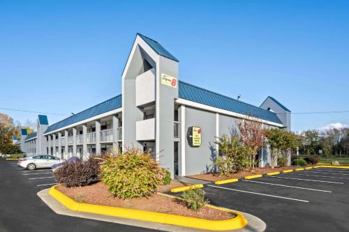 Super 8 by Wyndham Garysburg/Roanoke Rapids in Garysburg, USA