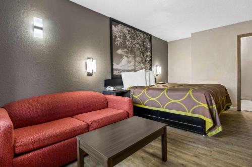 Super 8 by Wyndham Garysburg/Roanoke Rapids - image 6