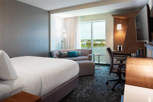 Guest room, 1 King, Sofa bed, Water view