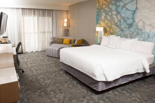 Courtyard by Marriott Erie Ambassador Conference Center in Erie, USA