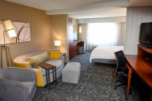 Courtyard By Marriott Sioux Falls - image 11