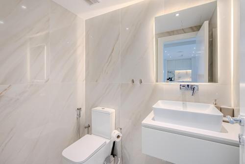 Spacious 1BDR Apartment in Dubai Marina I Bonair I Park Islands - image 4