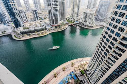 Spacious 1BDR Apartment in Dubai Marina I Bonair I Park Islands - image 2