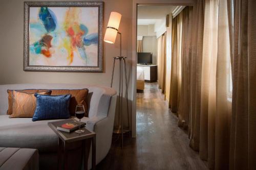 One-Bedroom King Suite
