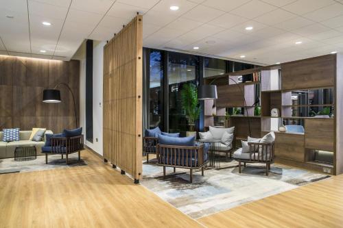 Courtyard By Marriott Edinburgh West - image 3