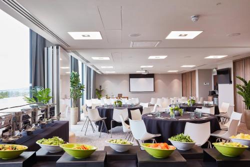Courtyard by Marriott Edinburgh West Courtyard by Marriott Edinburgh West