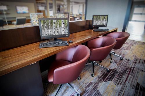 Courtyard by Marriott Lenox Berkshires - image 9