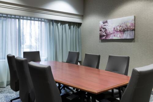 Courtyard by Marriott West Orange - image 11