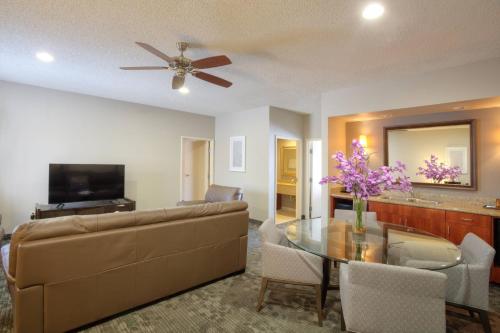 Courtyard by Marriott McAllen - image 12