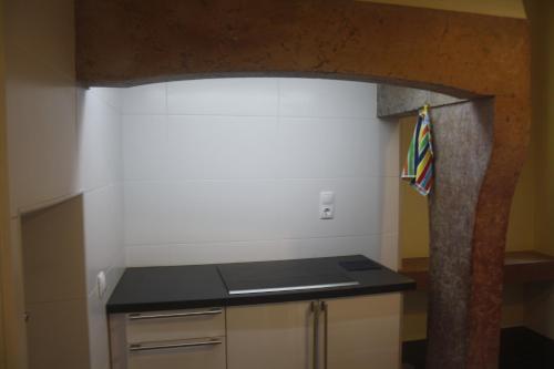 Hostel 402 - image 10