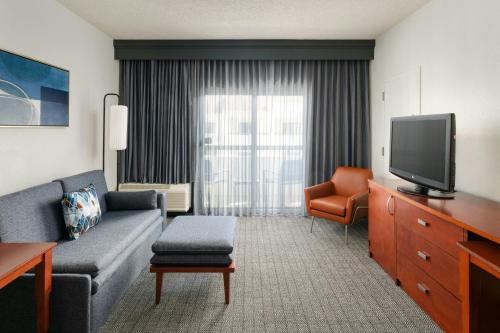 Photo - Courtyard Melbourne West