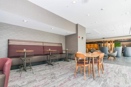Courtyard by Marriott West Springfield - image 10