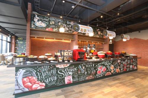 Restaurant, T11T12 Hotel near LIHPAO Discovery Land