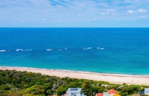 Hargraves Beach Guesthouse 50m to beach in Noraville