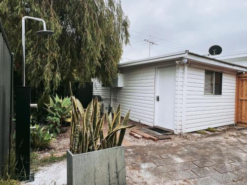 Jardín, Hargraves Beach Guesthouse 50m to beach in Noraville