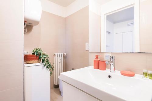 Amazing studio in San Babila - image 14