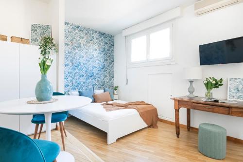 Amazing studio in San Babila - main image