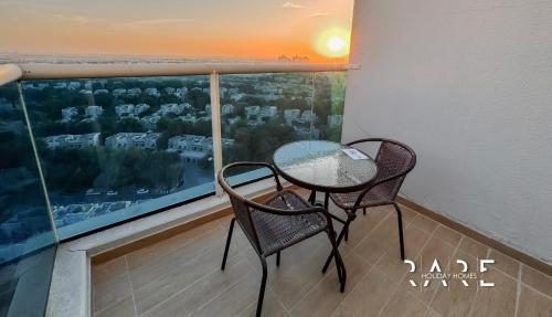 Rare Holiday Homes - Dubai Sports City - Elite Residence - R1303, Dubai (foto 3)