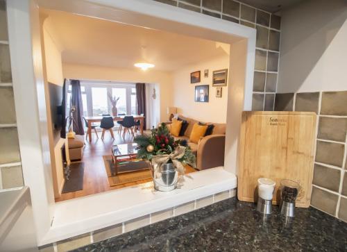Seaview Beach house stones throws from the sea By Air Premier in Seaforde
