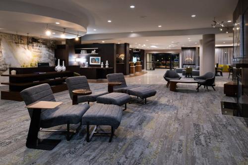 Courtyard By Marriott High Point