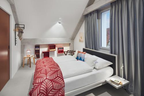 1 queen bed