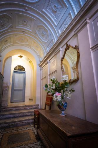 Barberini Apt close to Fontana di Trevi, Řím (fotografie 4)