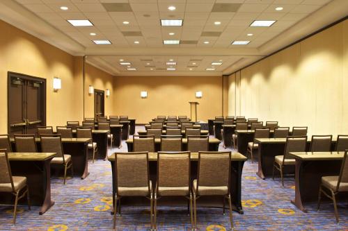 Courtyard by Marriott Boston Billerica Bedford - image 10