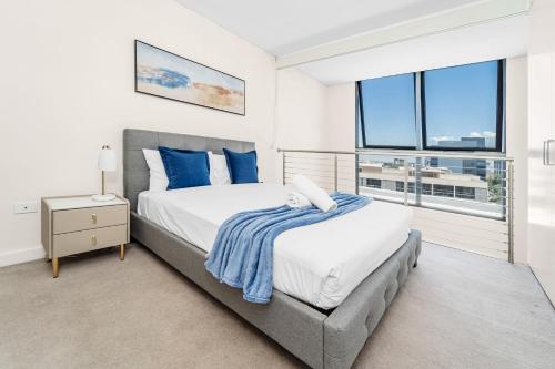 Mascot Spacious Loft Apt Near Train