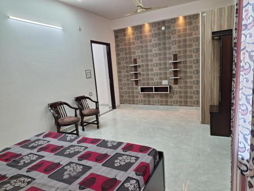 Comphy Home Stay - image 2