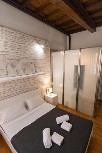 Barberini Apt close to Fontana di Trevi, Řím (fotografie 7)