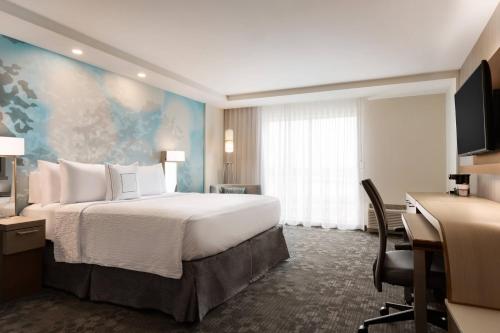 King Room with Sofa Bed - Hearing Accessible