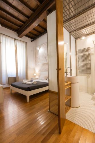 Barberini Apt close to Fontana di Trevi, Rome