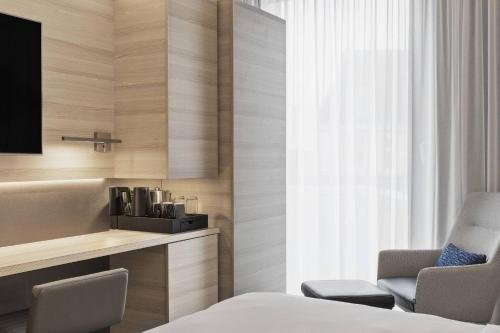 Courtyard by Marriott Hamburg City - image 5