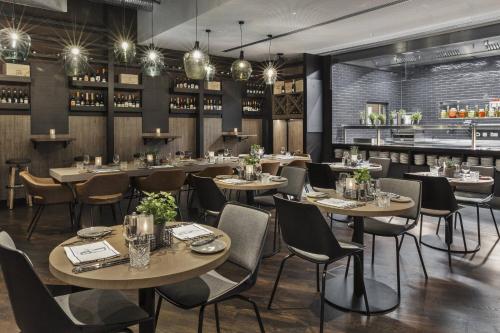 Courtyard by Marriott Hamburg City - image 8