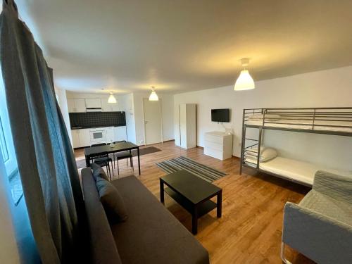 Astay in 소드라 소피에룬드