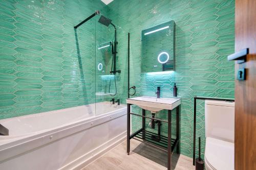 Large Central Station 2 Bed Apartment A2, Glasgow (photo 7)
