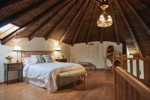 Istaba viesiem, ALOJAMIENTO TURISTICO- AGROTURISMO Dehesa La Pared in Chillón