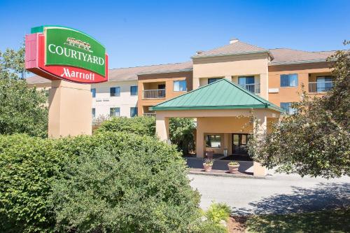 Photo - Courtyard by Marriott Boston Westborough
