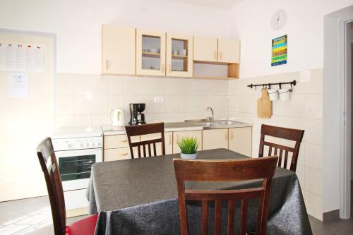 Apartment Mihaela - image 13