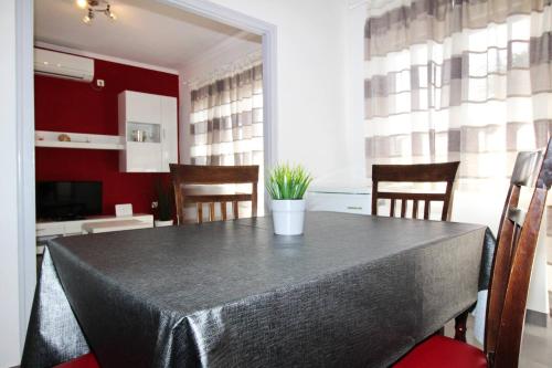Apartment Mihaela - image 4