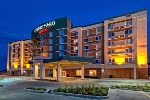 Courtyard by Marriott Westbury Long Island - Hotel - Westbury