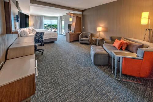 Courtyard by Marriott Westbury Long Island - image 14
