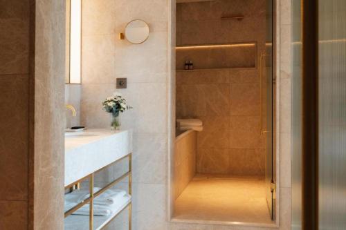 Junior Suite image 5