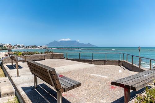 3 Manhattan On Coral