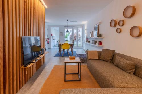 Modern & Hidden Apartment by LovelyStay, Lisboa