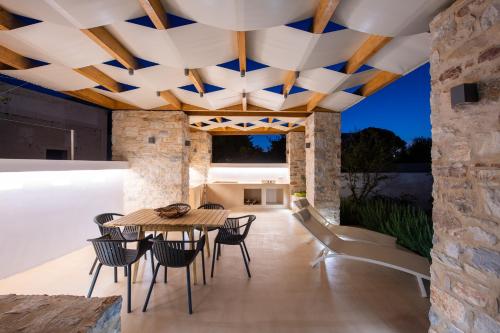 บริการและสิ่งอำนวยความสะดวก, Triotissa Local Living Residences in ดริออส